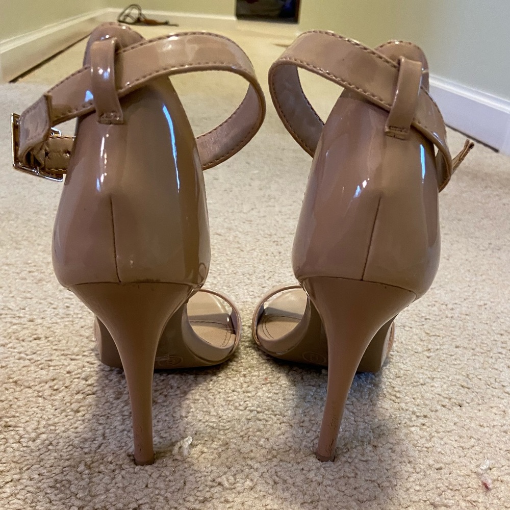 Tan Target heels - Picture 3 of 3